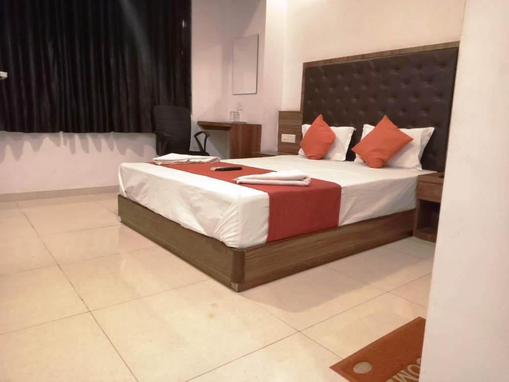 Sai Deep Lodging Navi Mumbai Eksteriør billede