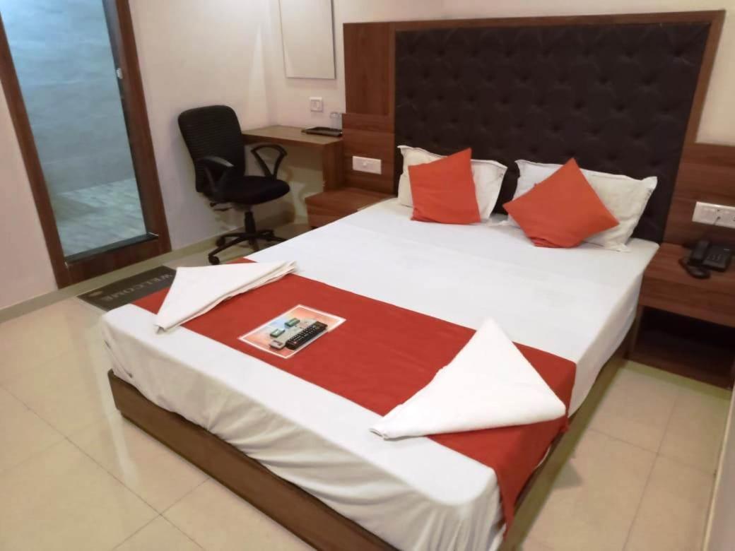 Sai Deep Lodging Navi Mumbai Eksteriør billede