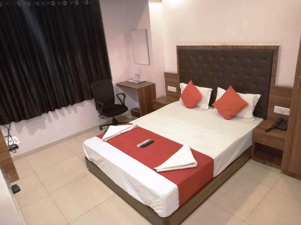 Sai Deep Lodging Navi Mumbai Eksteriør billede